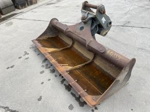 Liebherr Grabenräumlöffel schwenkbar