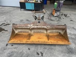 Liebherr Grabenräumlöffel schwenkbar 2.000mm