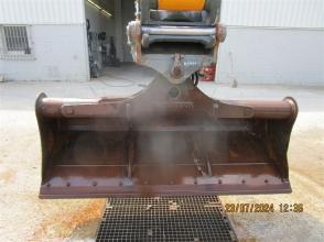 Liebherr Grabenräumlöffel schwenkbar 2.000mm