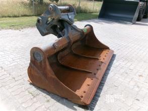 Liebherr Grabenräumlöffel schwenkbar 2.400mm