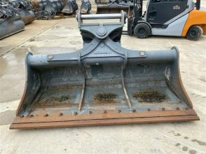 Liebherr Grabenräumlöffel schwenkbar 2.400mm