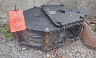 Block 24 ton 2 sheaves 5/8 cable Tagged