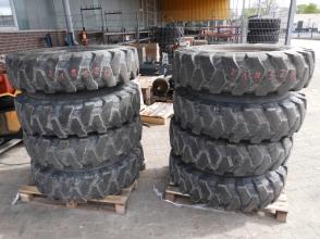 8x Räder Mitas 10.00-20 mit 10-Loch Felgen