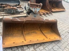 Liebherr Grabenräumlöffel schwenkbar 1.700mm