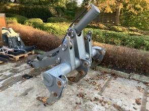 LIEBHERR 3-Zahn Heckaufreisser für PR716-1423
