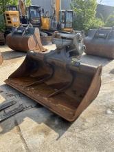 Liebherr Grabenräumlöffel schwenkbar 2.200mm