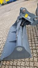 Liebherr Grabenräumlöffel schwenkbar, 2000 mm