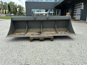 Liebherr Grabenräumlöffel starr 2.400mm