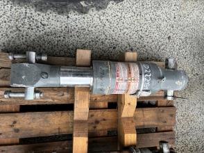 Liebherr Hydraulikzylinder Stoßdämpfer 150/110*61