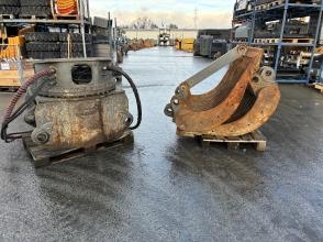 Liebherr Lagerbock SG40 inkl. gerippte Schalen