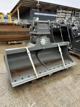 Liebherr Grabenräumlöffel schwenkbar m. Drehmotor