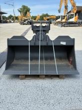 Rädlinger Grabenräumlöffel mit Drehmotor 2.000mm