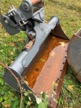 Liebherr Grabenräumlöffel schwenkbar 1500, SW33