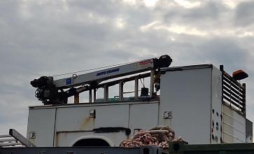 Service body with Auto crane and air compressor