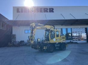 Liebherr A 900