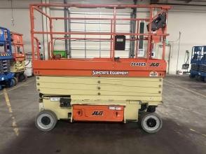 2017 JLG 2646ES