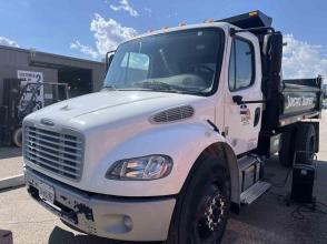2016 Freightliner M2106