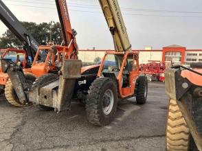 2017 JLG 1055