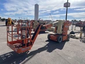 2017 JLG E300AJP
