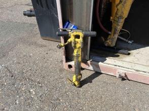 2005 American Pneumatic Tools (APT) 30# HAMMER
