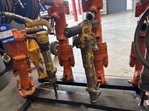 2014 American Pneumatic Tools (APT) 30# HAMMER