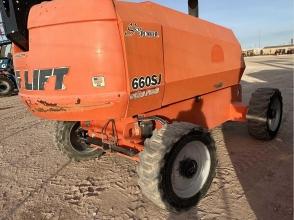 2017 JLG 660SJ