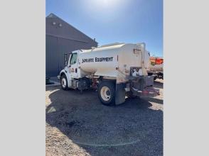 2015 Freightliner M2106