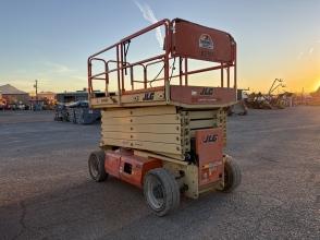 2017 JLG M4069LE