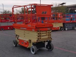 2017 JLG 2646ES