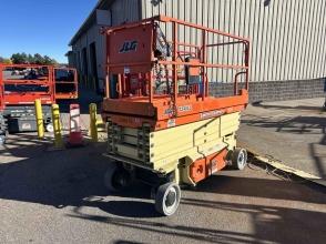 2017 JLG 3246ES