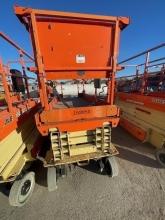 2017 JLG 3246ES