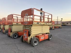 2017 JLG M4069LE
