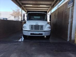 2020 Freightliner M2106